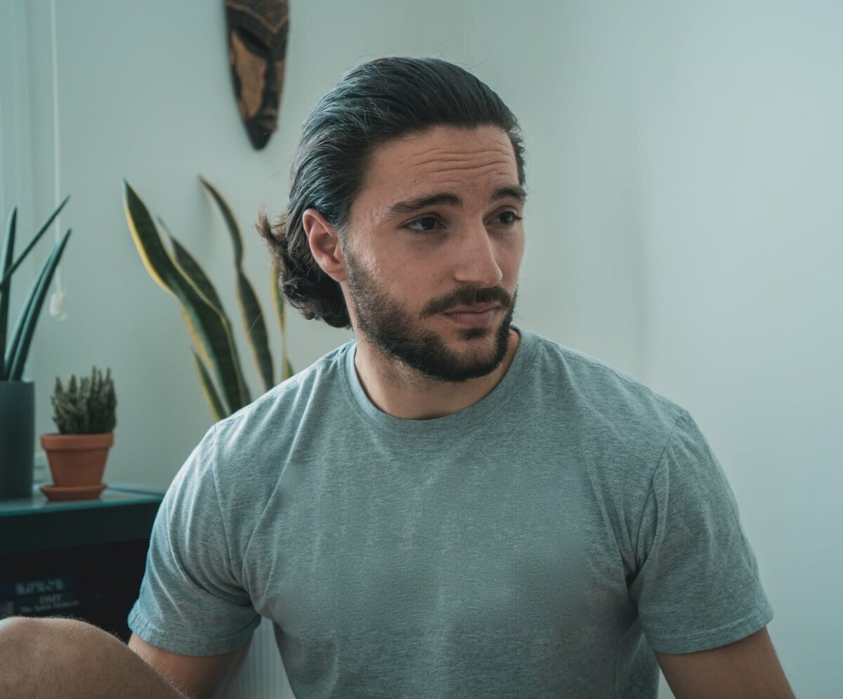 Mathias Soler, professeur de yoga et coach